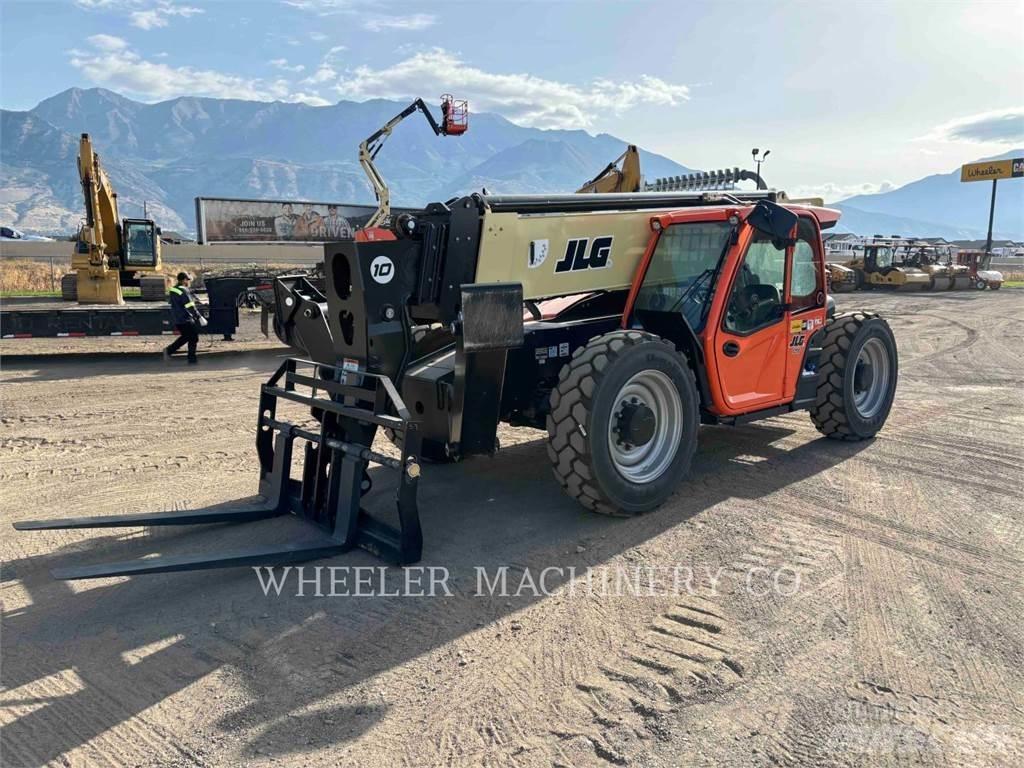 JLG 1055 Teleskopické manipulátory
