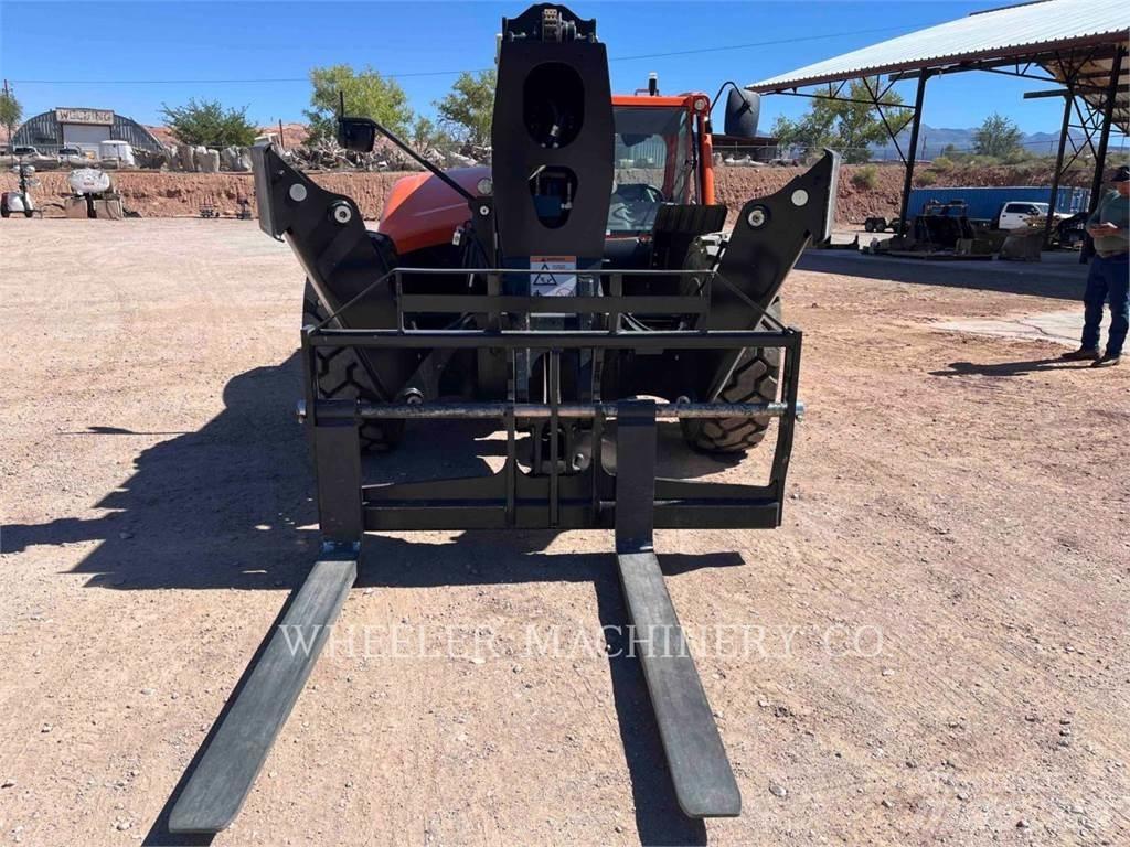 JLG 1055 Teleskopické manipulátory