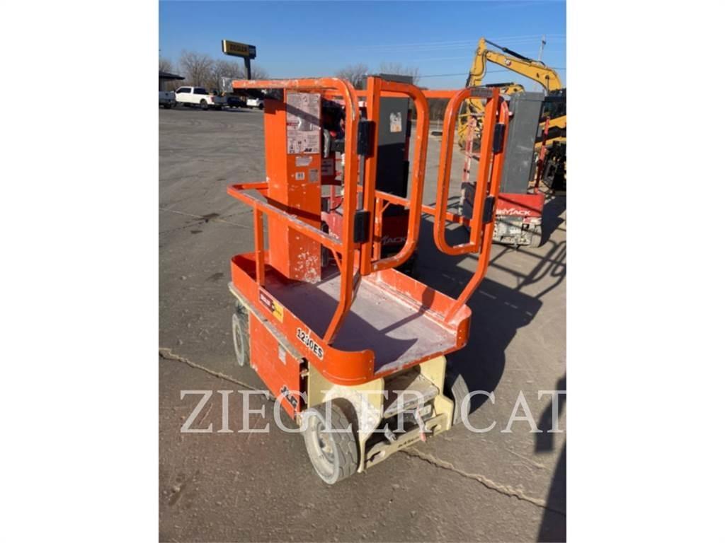 JLG 1230ES Nožnicové zdvíhacie plošiny
