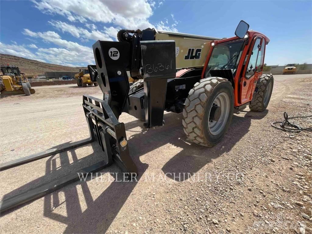 JLG 1255 Teleskopické manipulátory