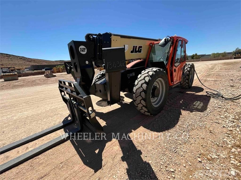 JLG 1255 Teleskopické manipulátory