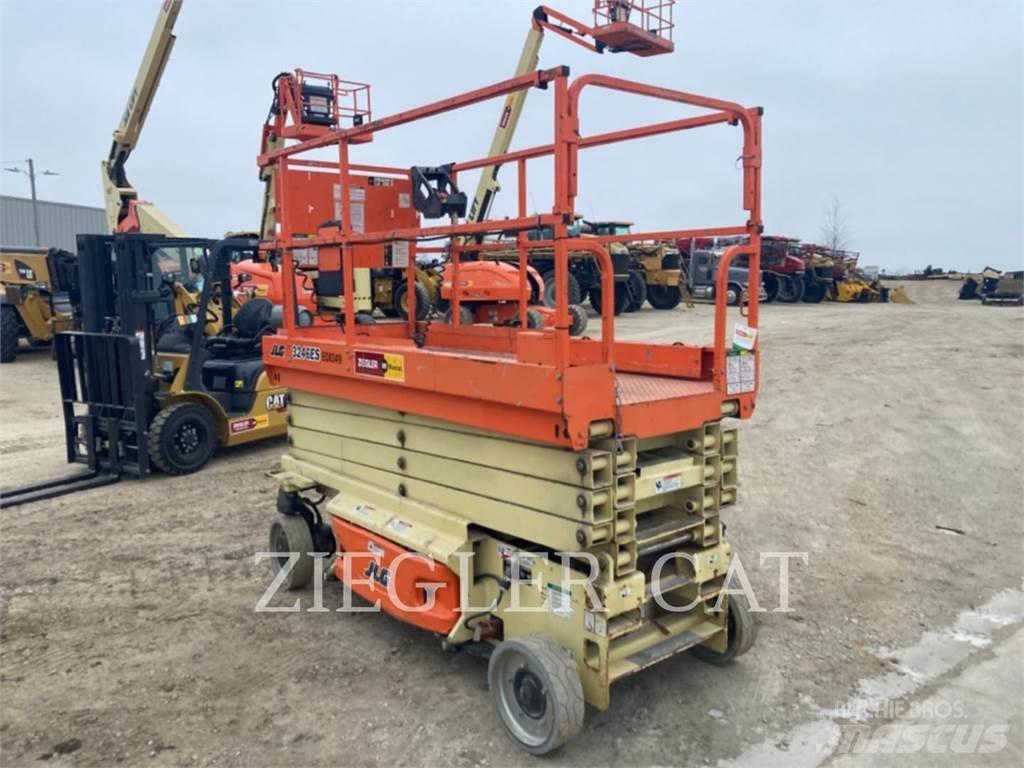 JLG 3246ES Nožnicové zdvíhacie plošiny