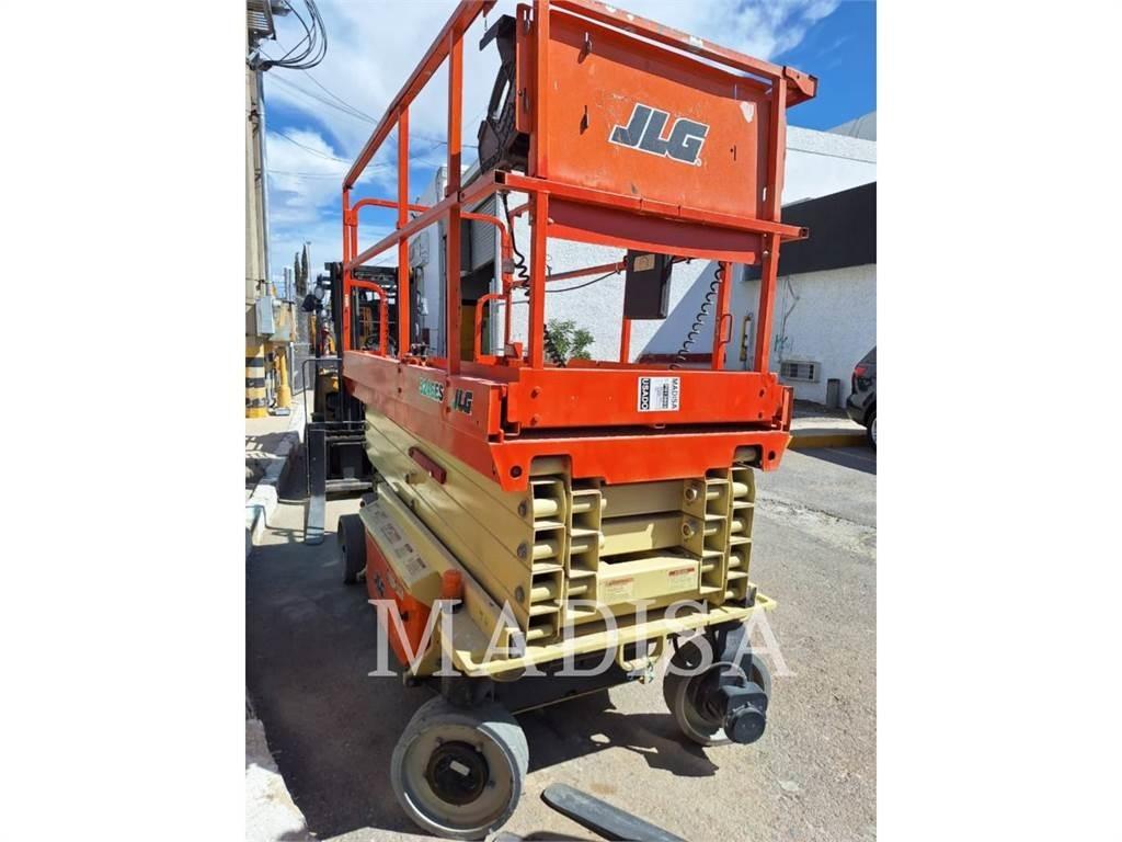 JLG 3246ES Nožnicové zdvíhacie plošiny