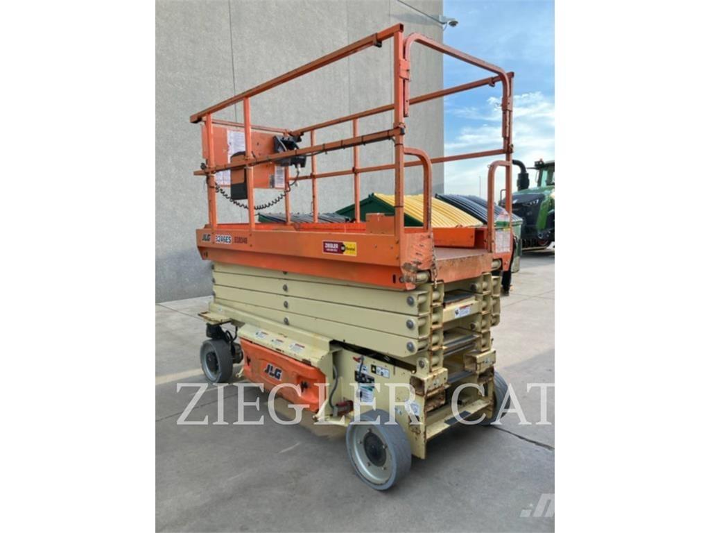 JLG 3246ES Nožnicové zdvíhacie plošiny