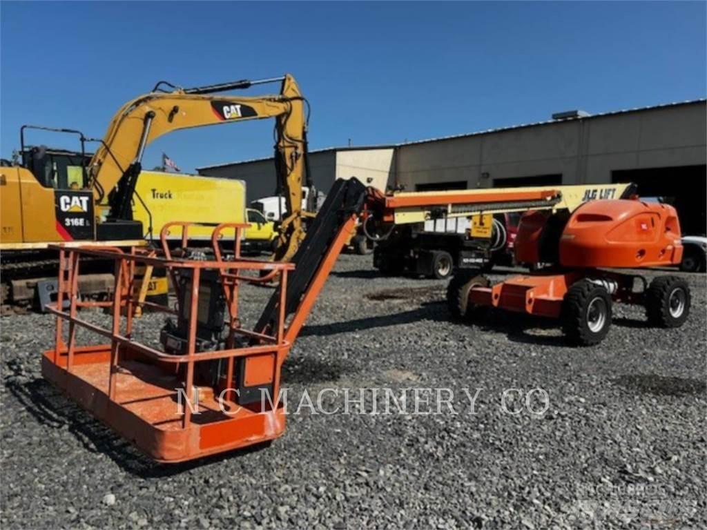 JLG 460SJ Pásové rýpadlá