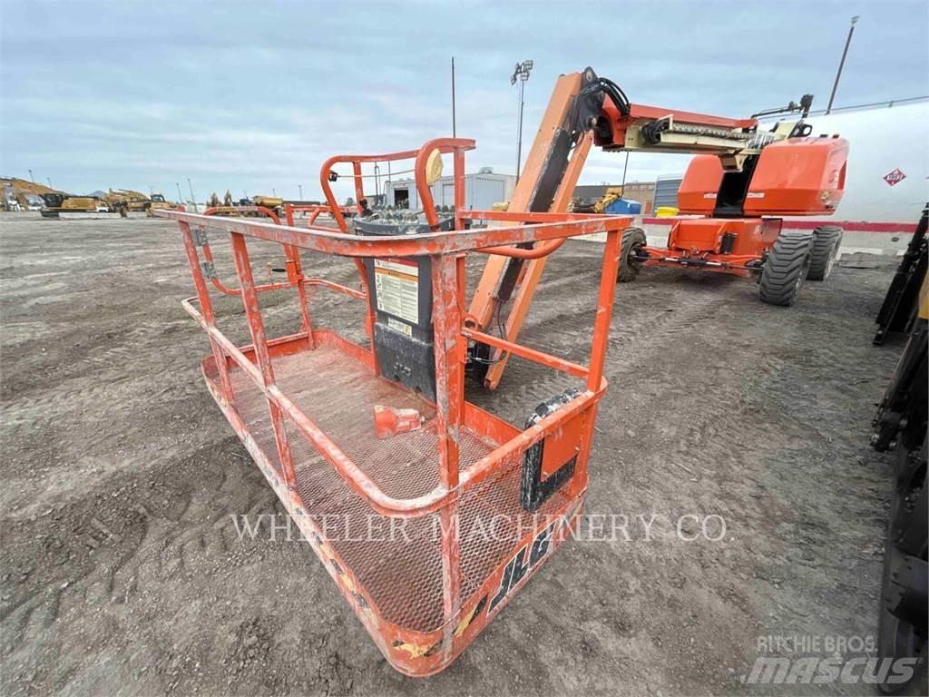 JLG 460SJ Kĺbové plošiny