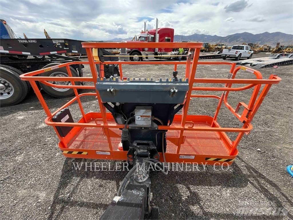 JLG 460SJ SP Kĺbové plošiny