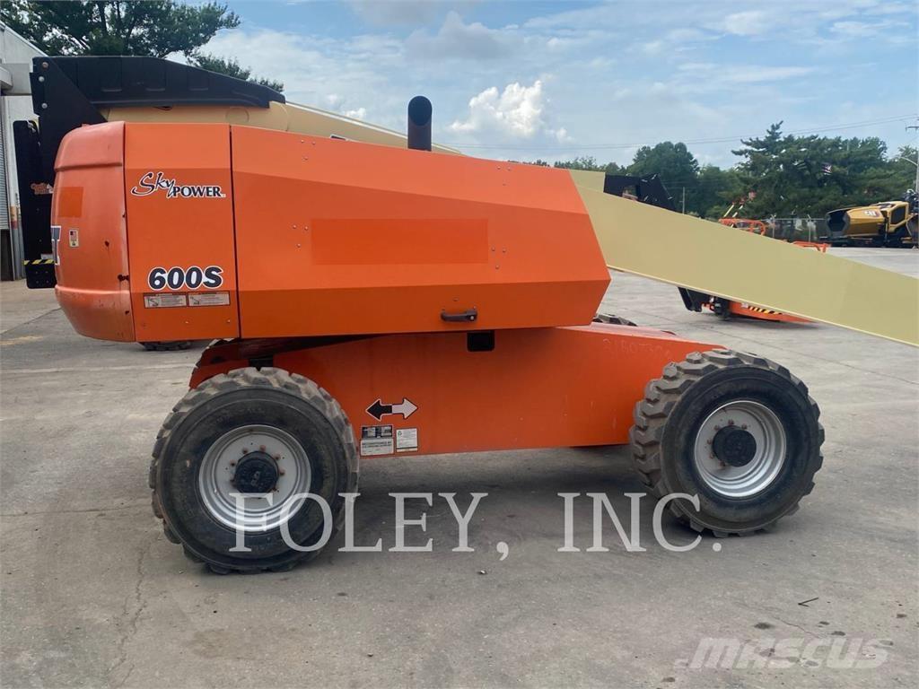 JLG 600S Kĺbové plošiny