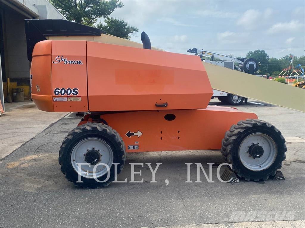 JLG 600S Kĺbové plošiny