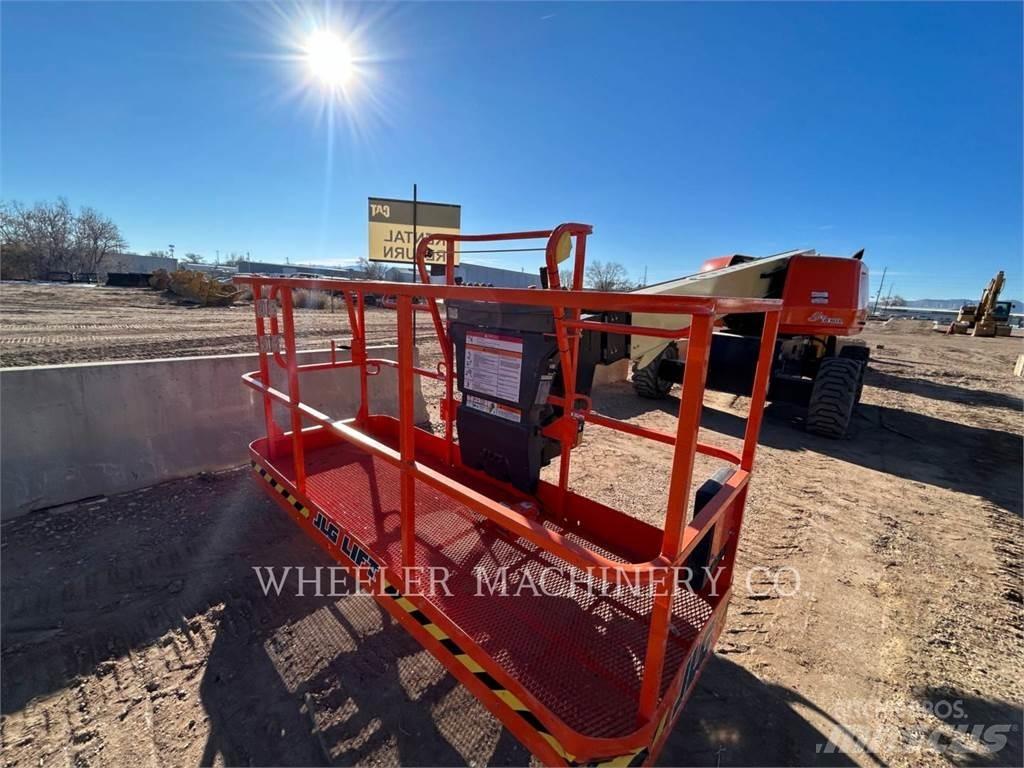 JLG 600S SP Kĺbové plošiny