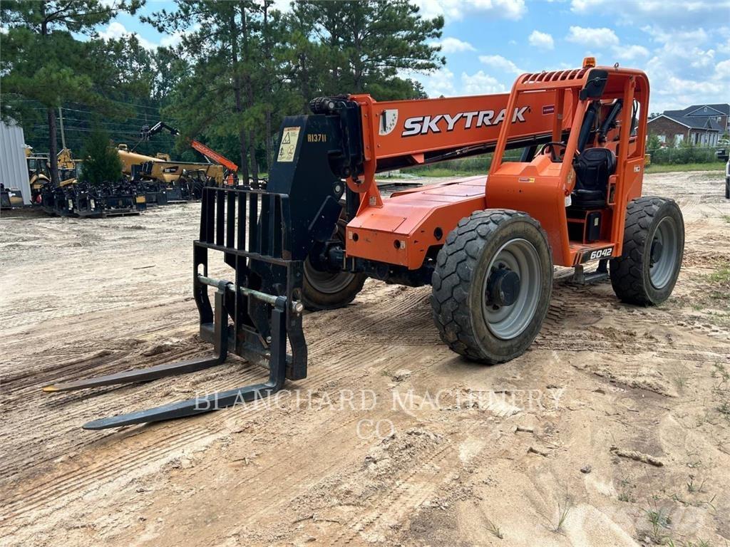 JLG 6042 Teleskopické manipulátory