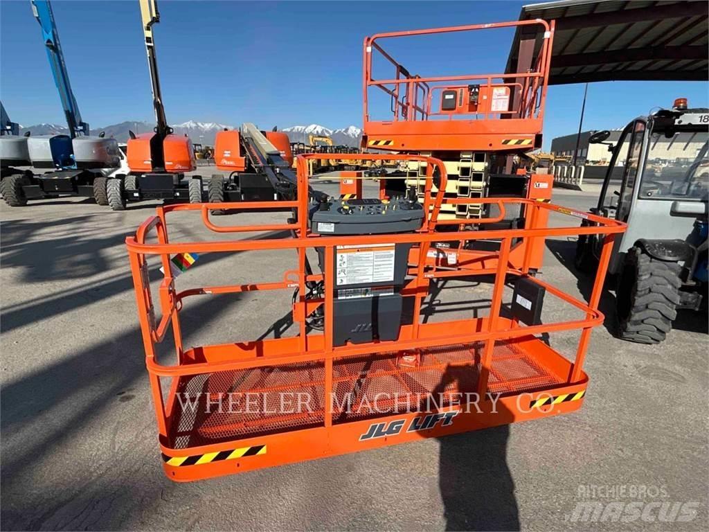 JLG 660SJ Kĺbové plošiny