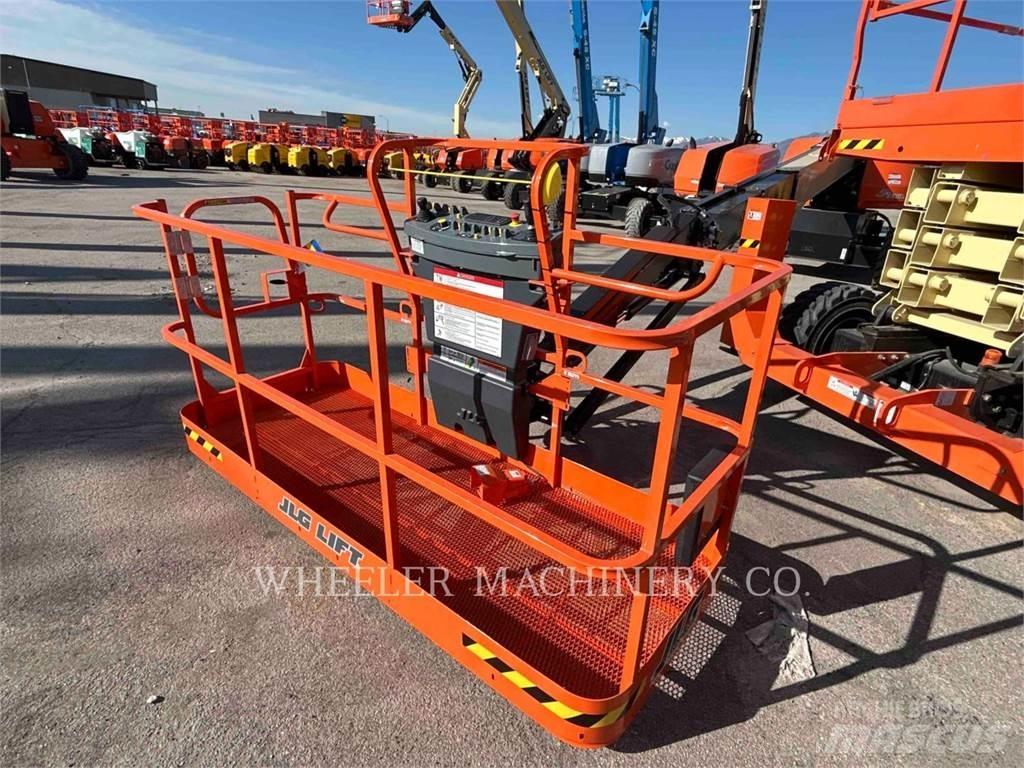 JLG 660SJ Kĺbové plošiny
