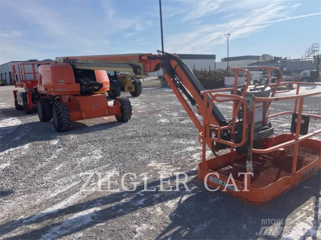 JLG 660SJ Kĺbové plošiny