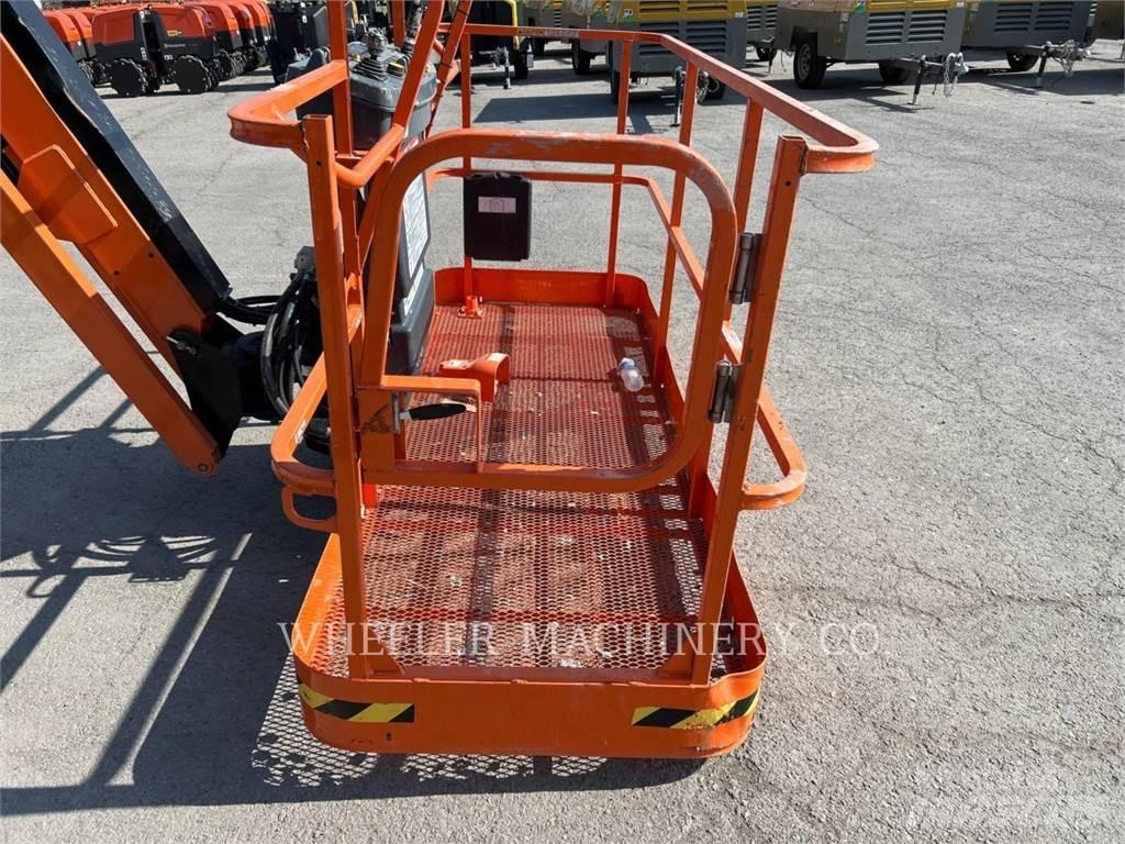 JLG 660SJ SP Kĺbové plošiny