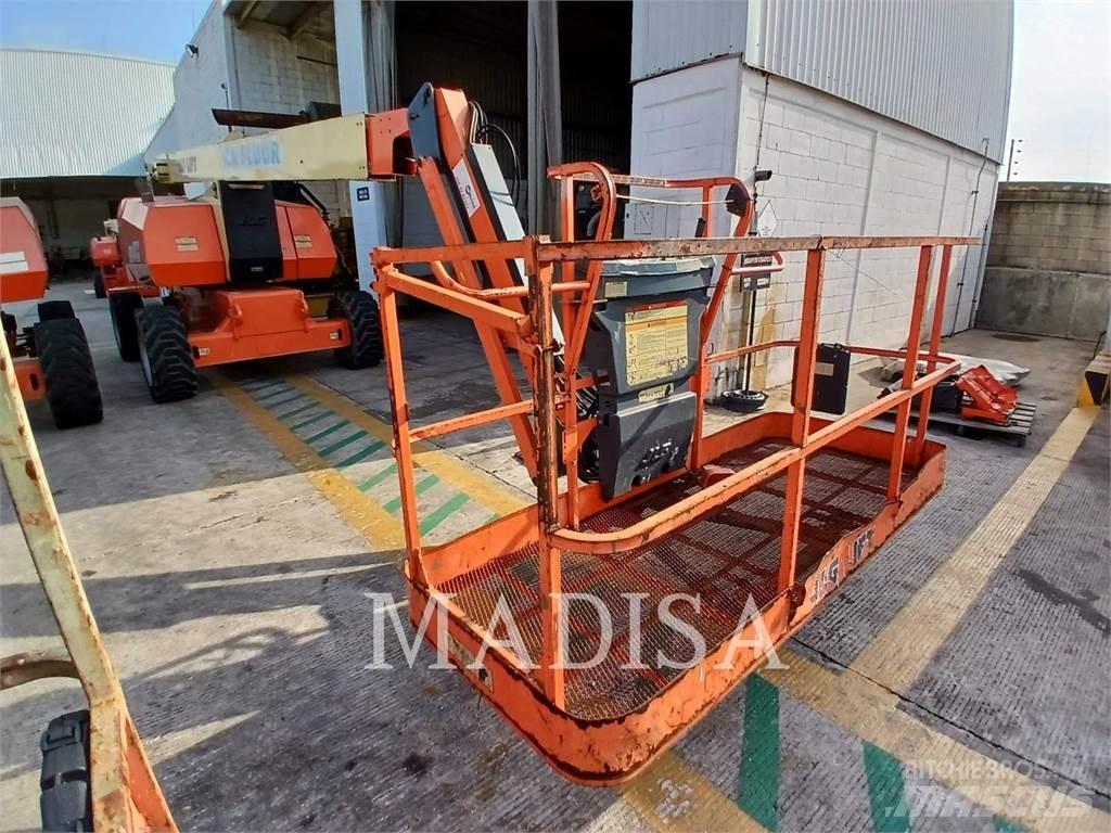 JLG 800 AJ Kĺbové plošiny
