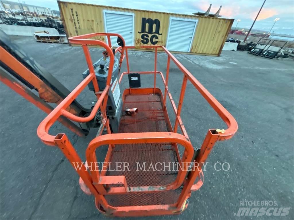 JLG 860SJ Kĺbové plošiny