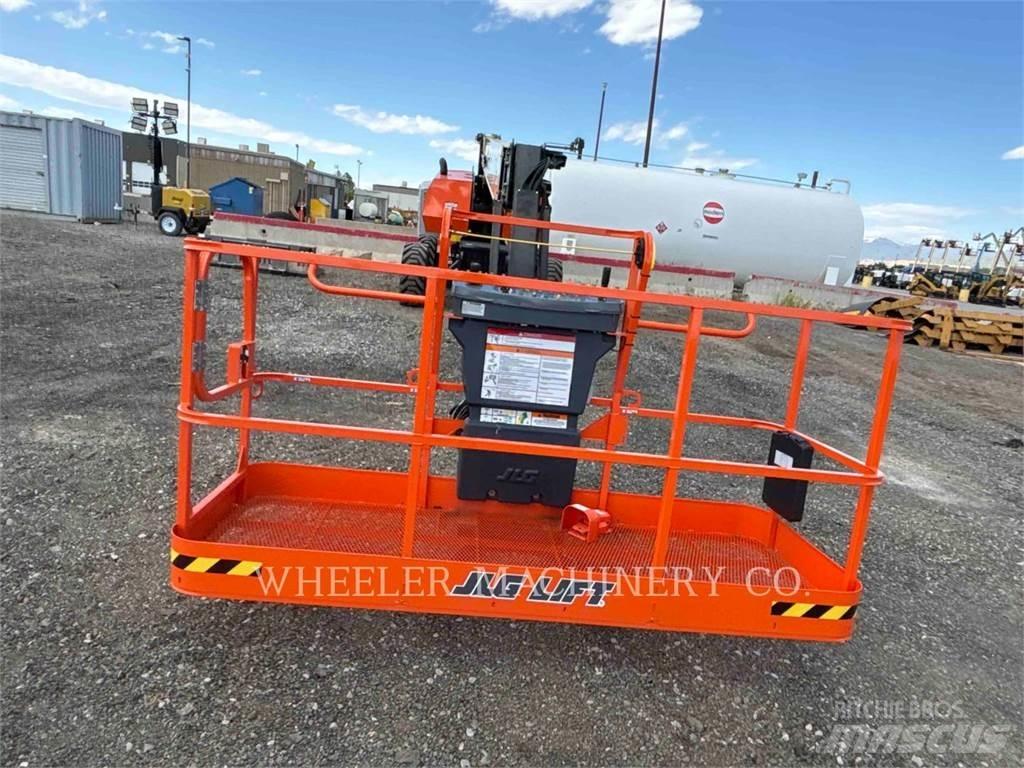JLG 860SJ Kĺbové plošiny