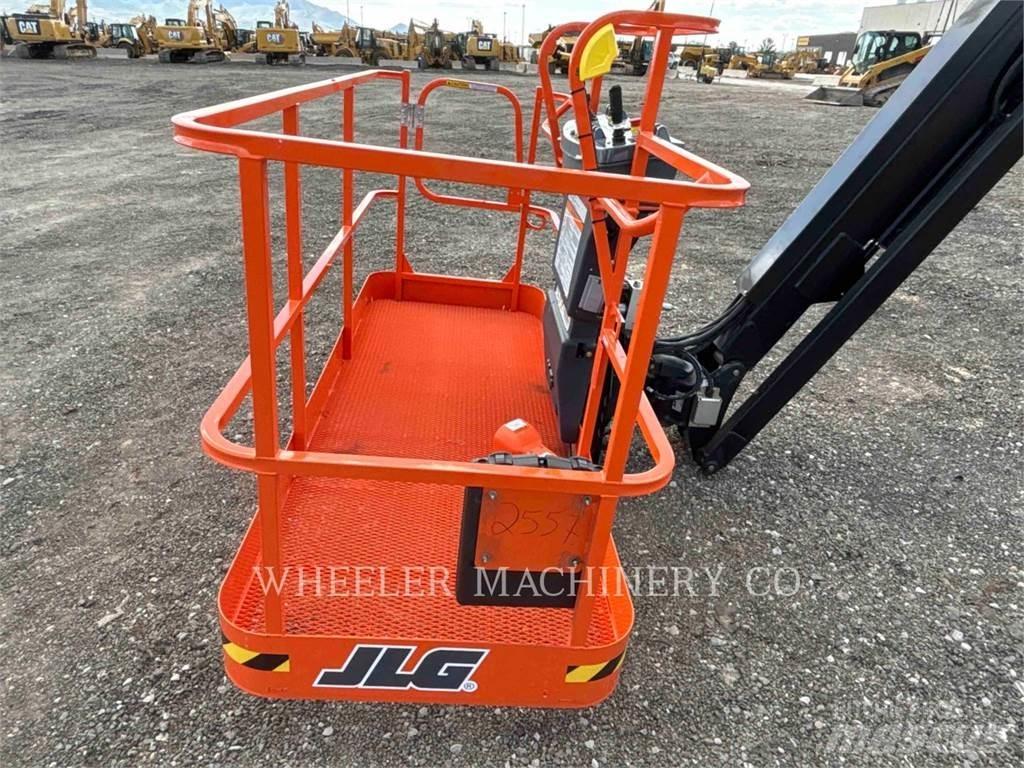 JLG 860SJ Kĺbové plošiny