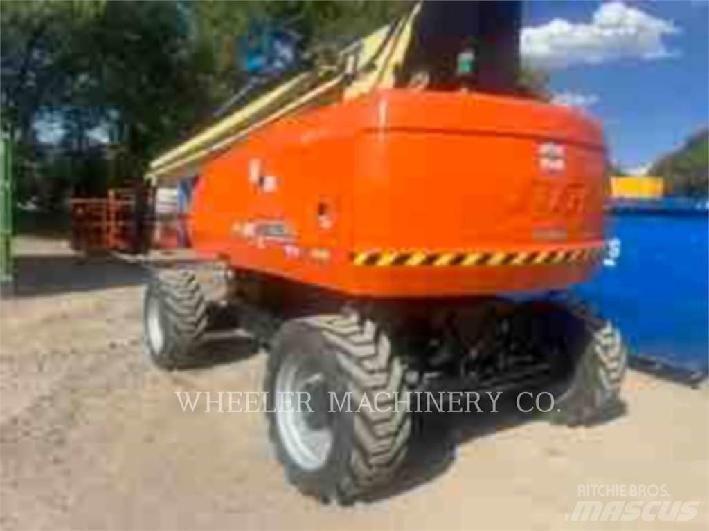 JLG 860SJ Kĺbové plošiny