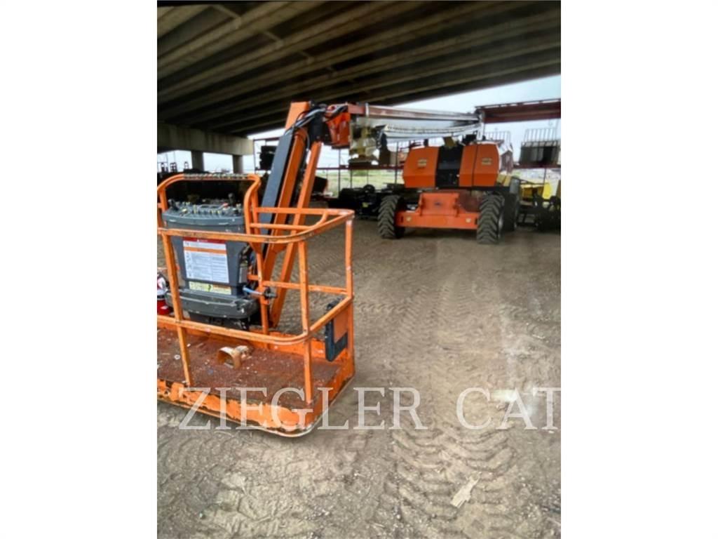 JLG 860SJ Kĺbové plošiny
