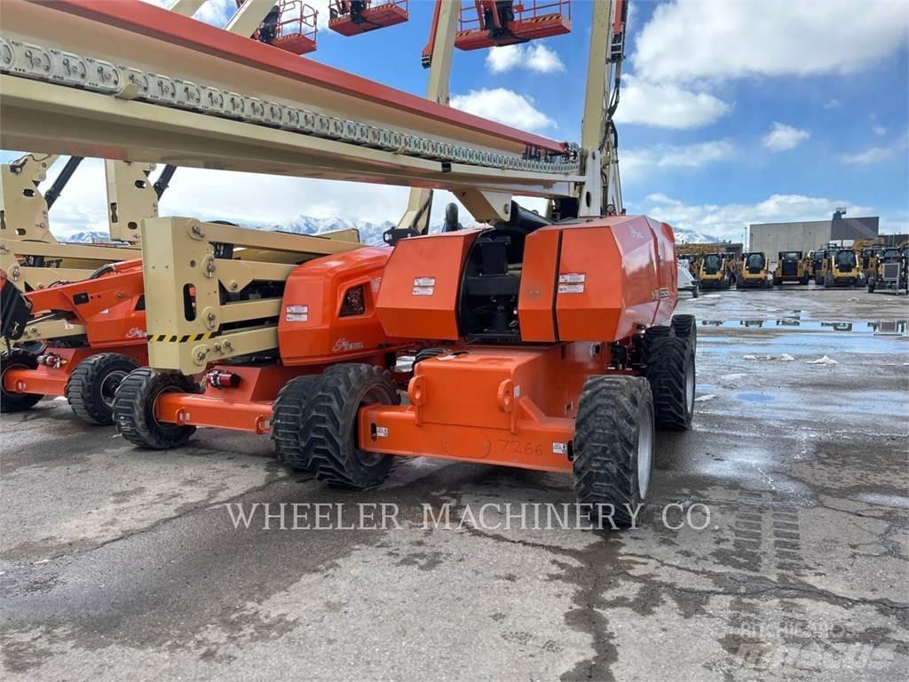 JLG 860SJ SP Kĺbové plošiny