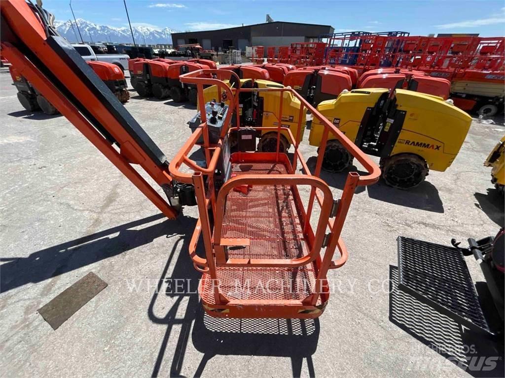 JLG 860SJ SP Kĺbové plošiny