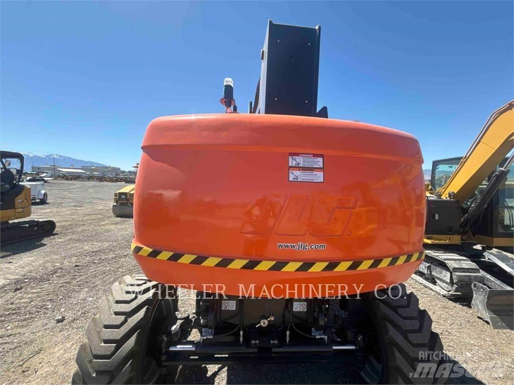 JLG 860SJ SP Kĺbové plošiny