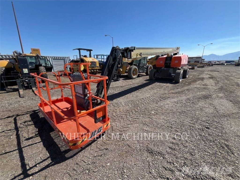 JLG 860SJ SP Kĺbové plošiny