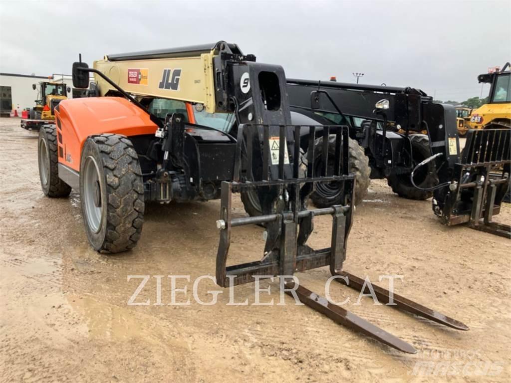 JLG 943 Teleskopické manipulátory