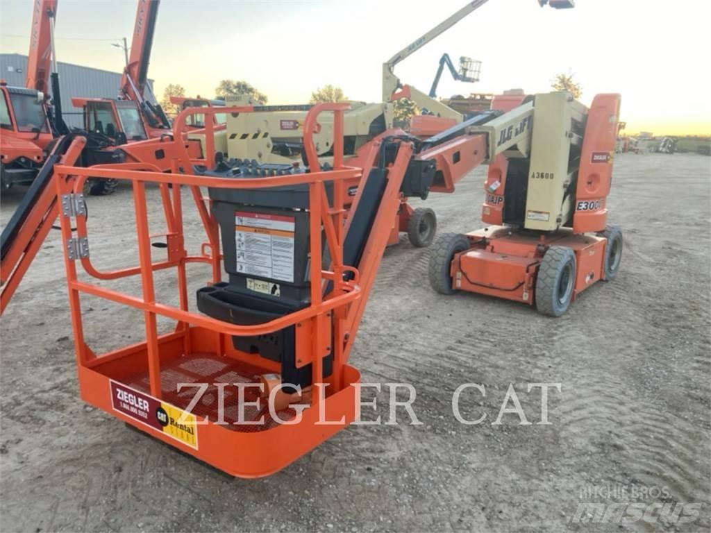 JLG E300AJP Kĺbové plošiny