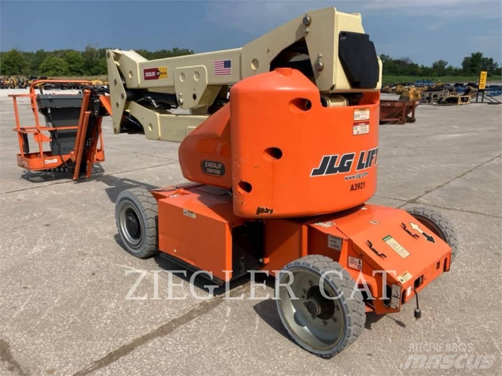 JLG E400AJPN Kĺbové plošiny