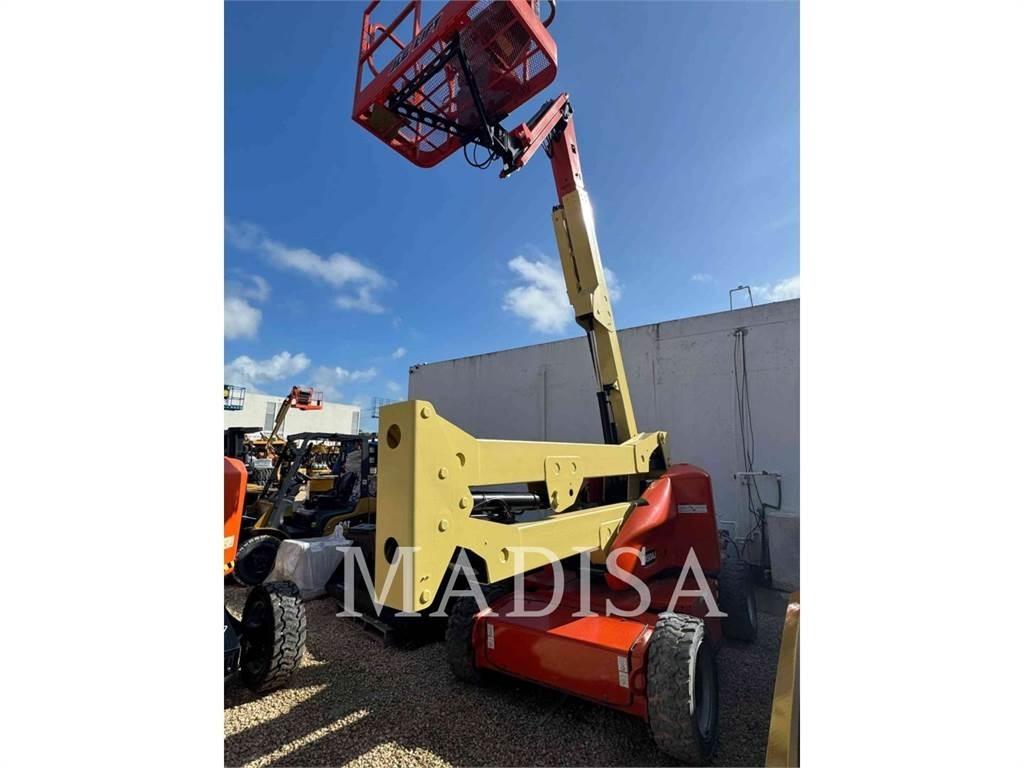 JLG E450AJ Kĺbové plošiny