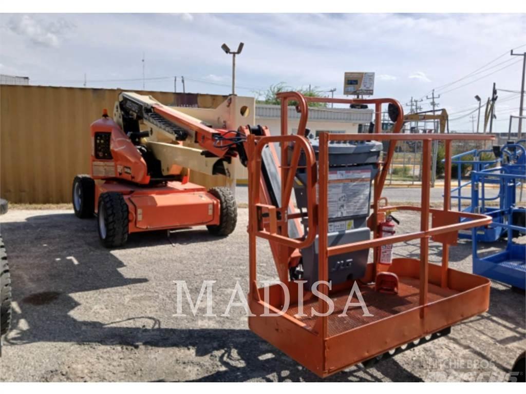 JLG E450AJ Kĺbové plošiny