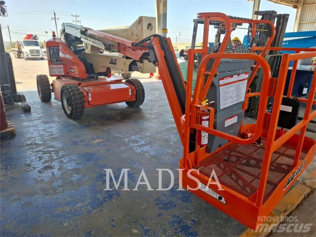 JLG E450AJ Kĺbové plošiny