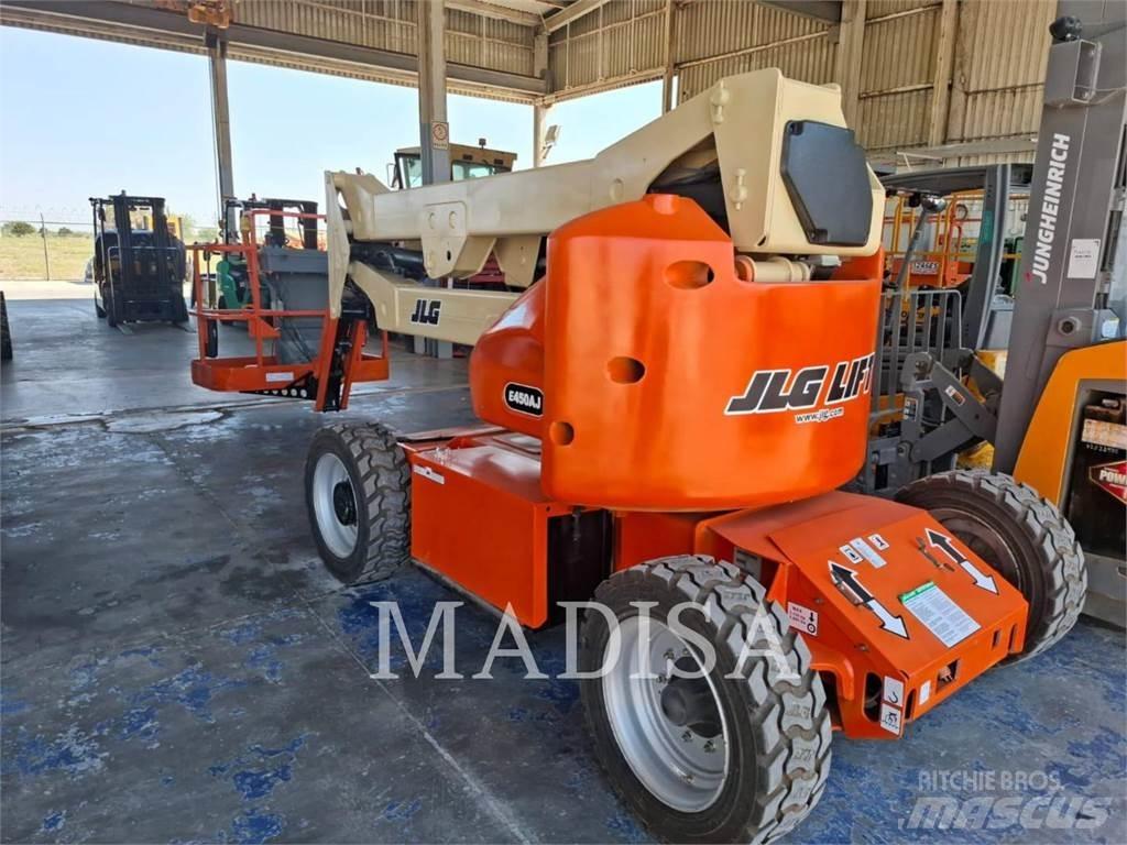 JLG E450AJ Kĺbové plošiny