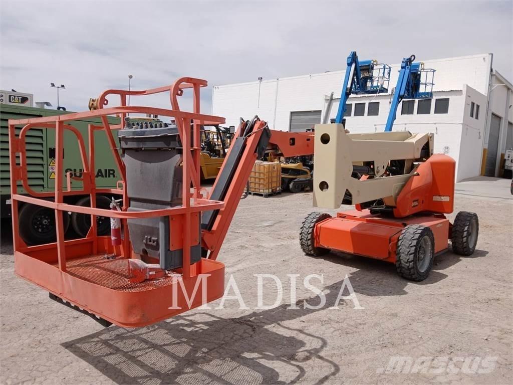 JLG E450AJ Kĺbové plošiny