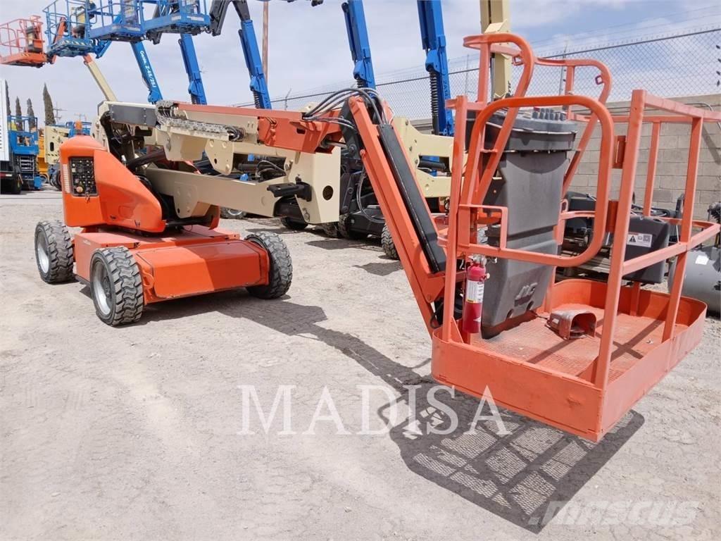 JLG E450AJ Kĺbové plošiny