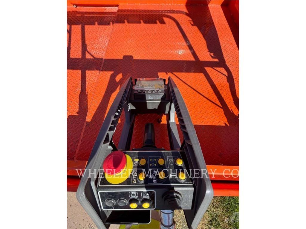 JLG RT3369 Nožnicové zdvíhacie plošiny