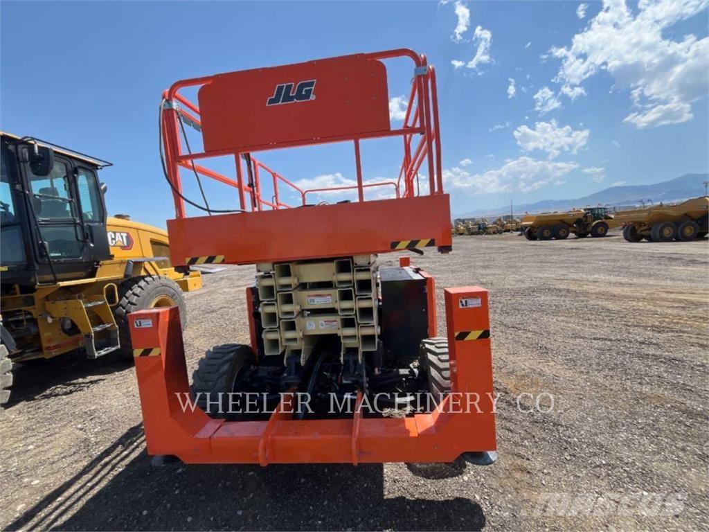 JLG RT4394 Nožnicové zdvíhacie plošiny