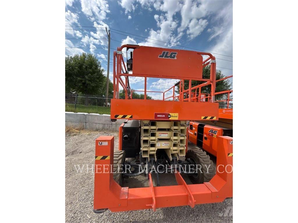 JLG RT4394 Nožnicové zdvíhacie plošiny