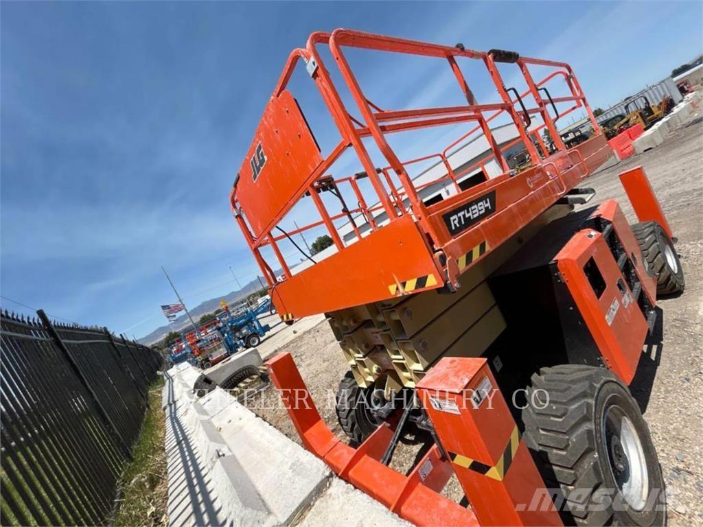 JLG RT4394 Nožnicové zdvíhacie plošiny