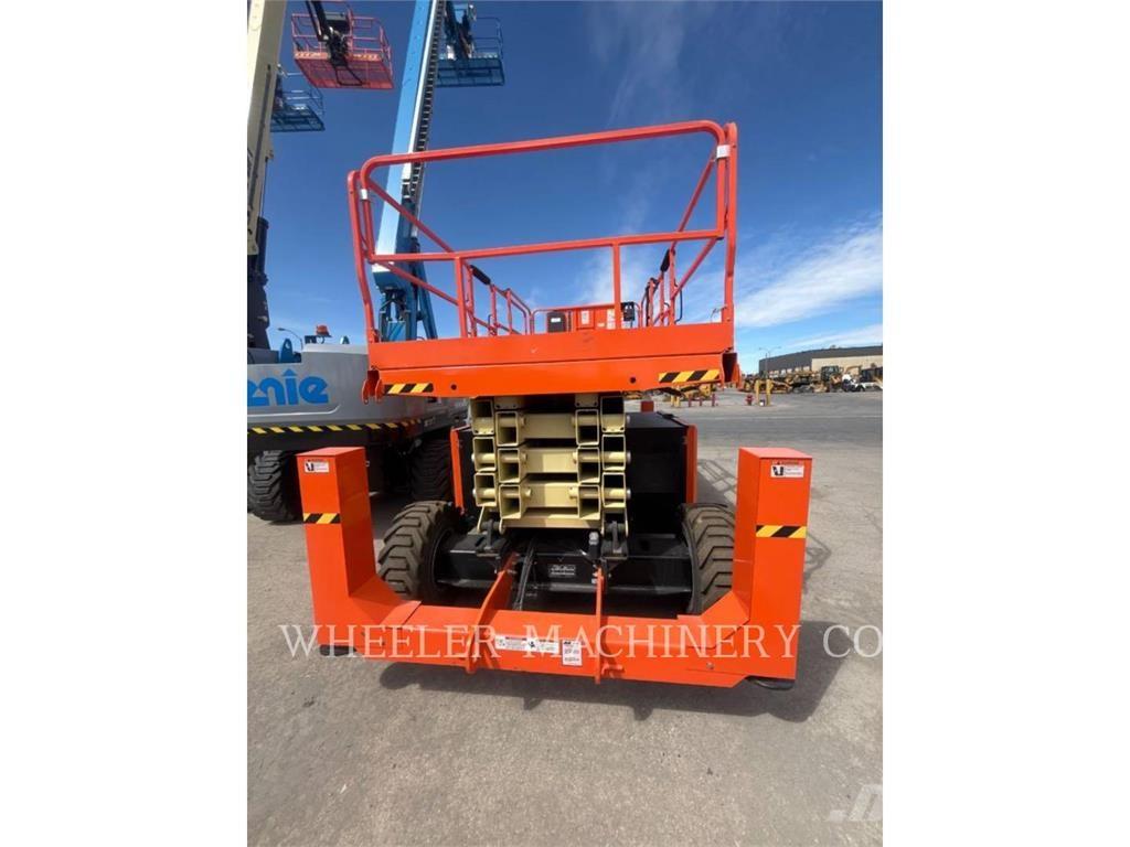JLG RT4394 Nožnicové zdvíhacie plošiny