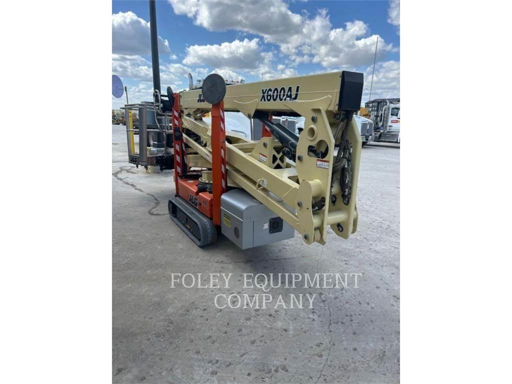 JLG X600AJ Kĺbové plošiny