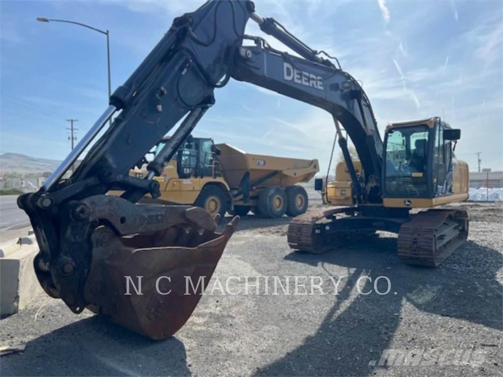 John Deere 210G Pásové rýpadlá