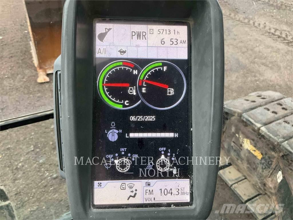 John Deere 210G Pásové rýpadlá