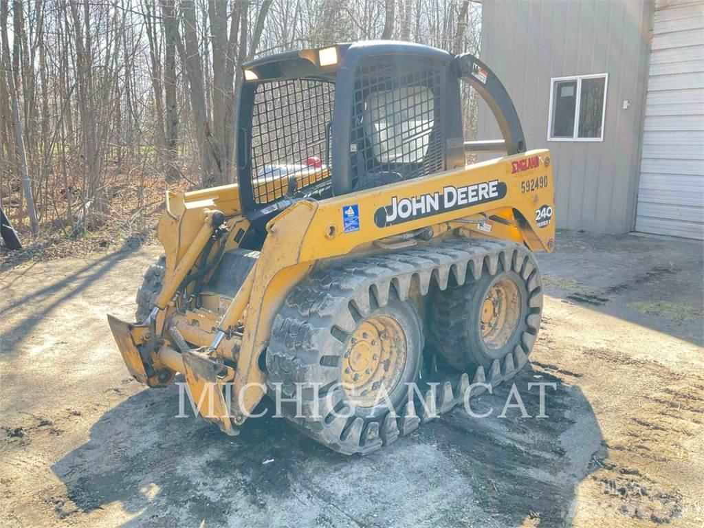 John Deere 240 Šmykom riadené nakladače