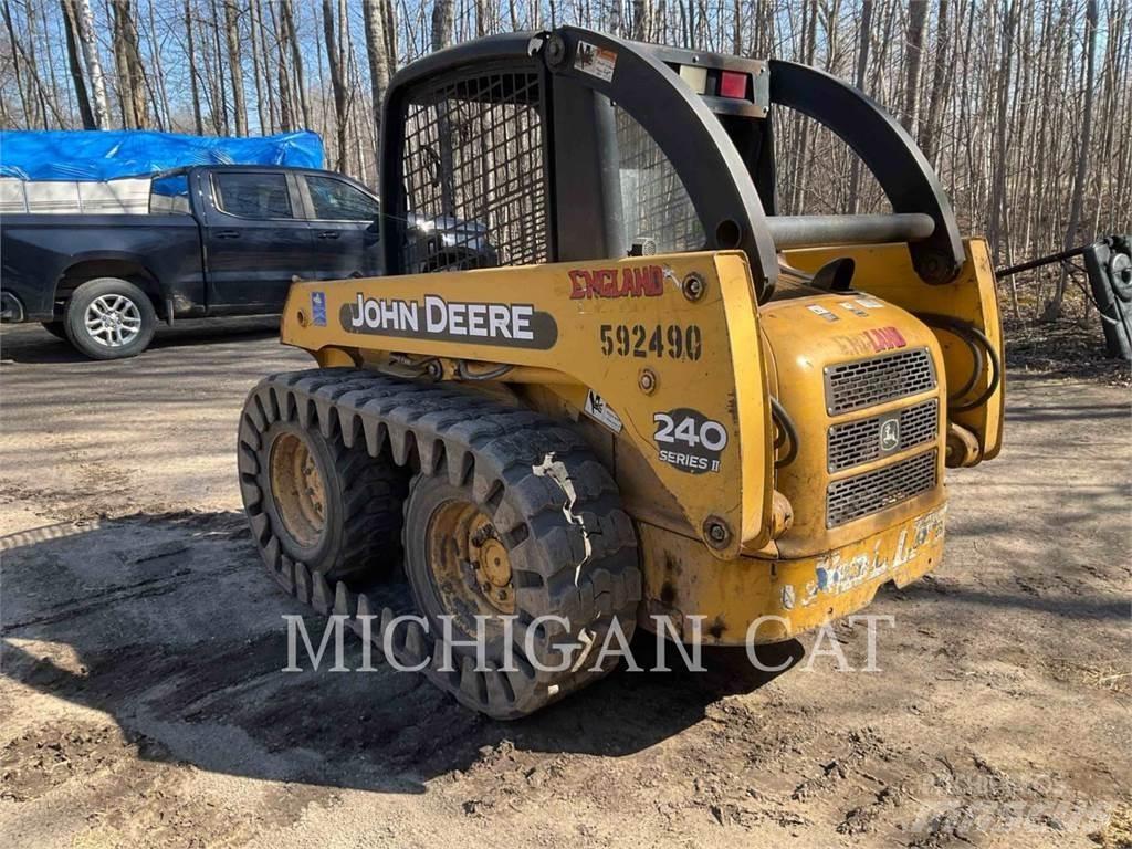 John Deere 240 Šmykom riadené nakladače