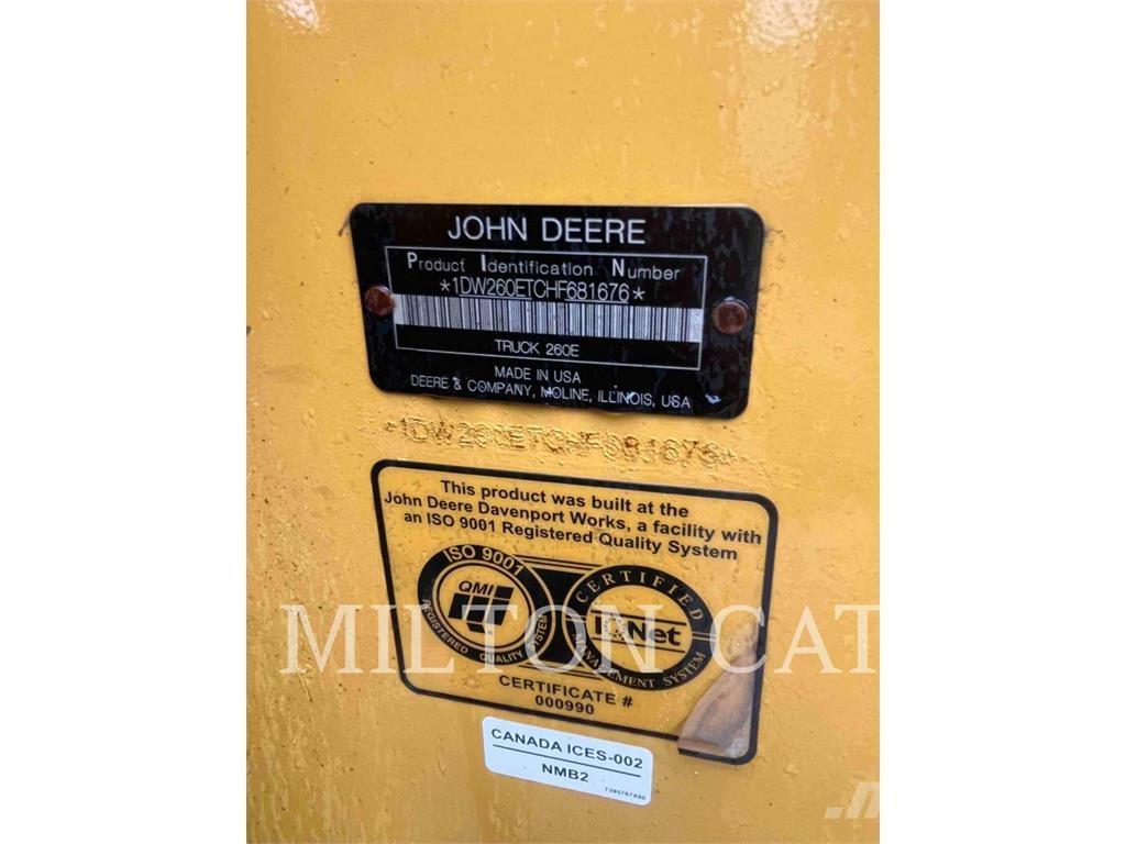 John Deere 260E Kĺbové nákladné autá