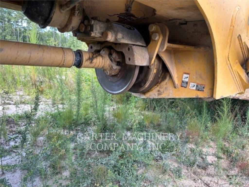 John Deere 300D Kĺbové nákladné autá